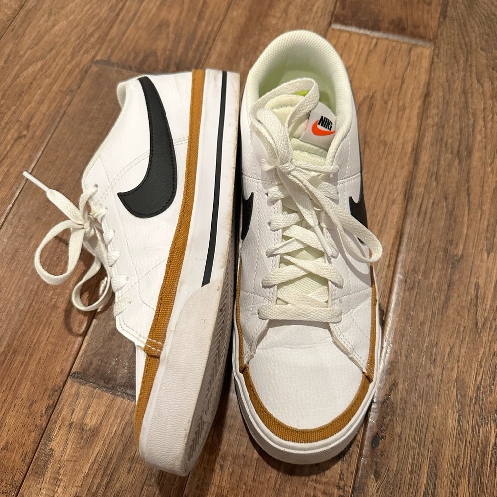 Nike unisex shoes